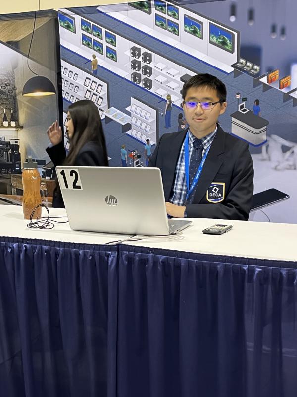 Jia Qi Xie prepares for his first round of competition.